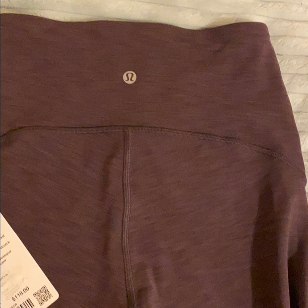 Lululemon ( Power pants ) size 6 ( New )